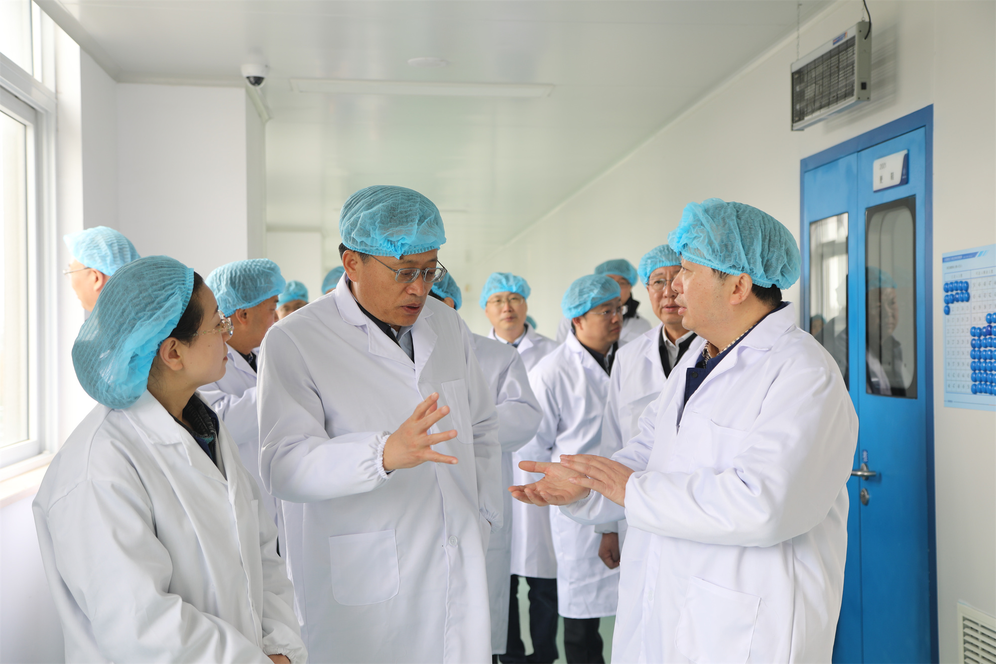 江苏省副省长胡广杰一行莅临烽火藤仓光纤药业调研指导